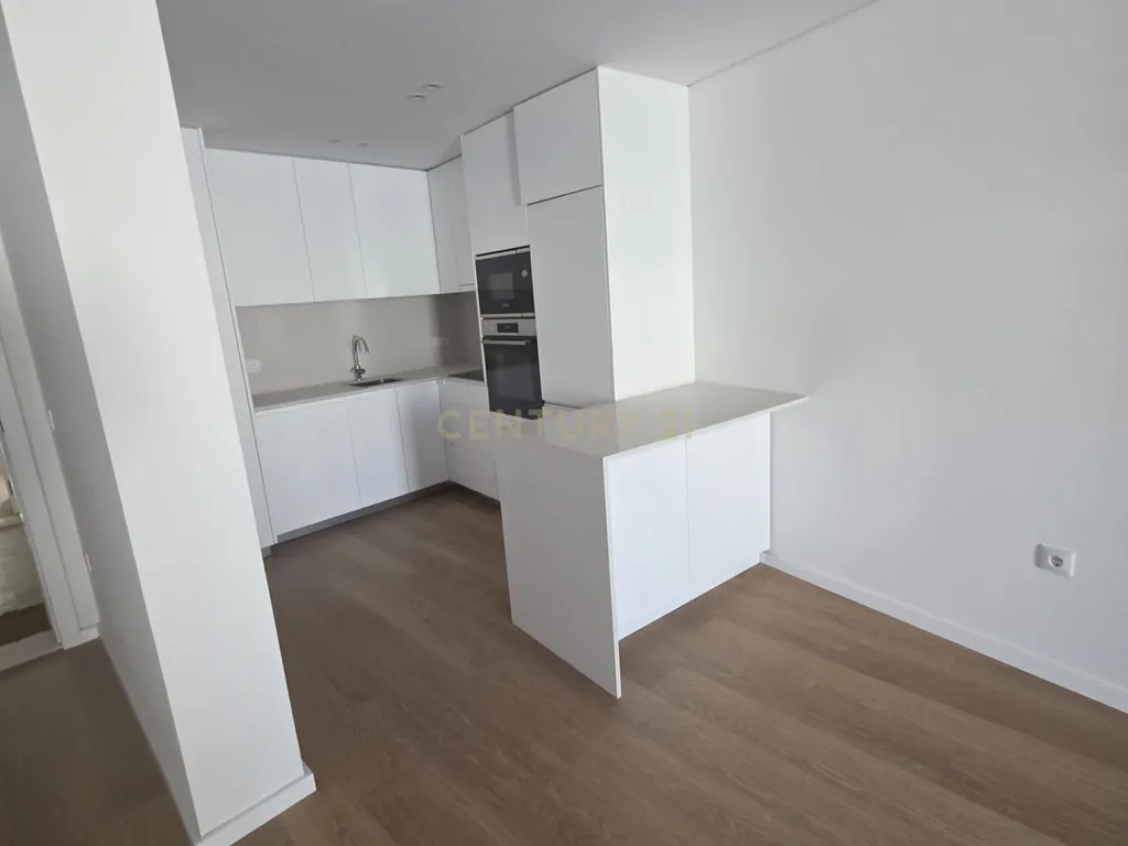 Moderno T2 Novo em Vila Nova de Gaia com Vista para a Cidade - Image 5