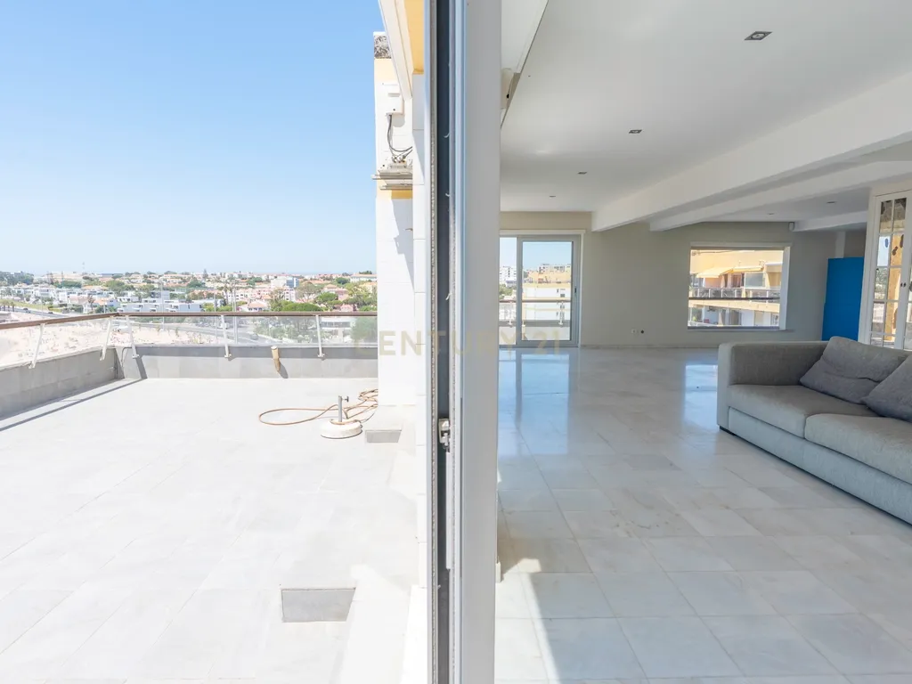 Apartamento T3 com Vista Mar em Oeiras - Image 22
