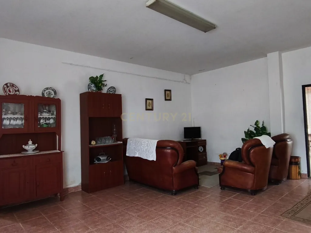 Moradia T4 em Torres Vedras em lote de 625m2 - Image 19