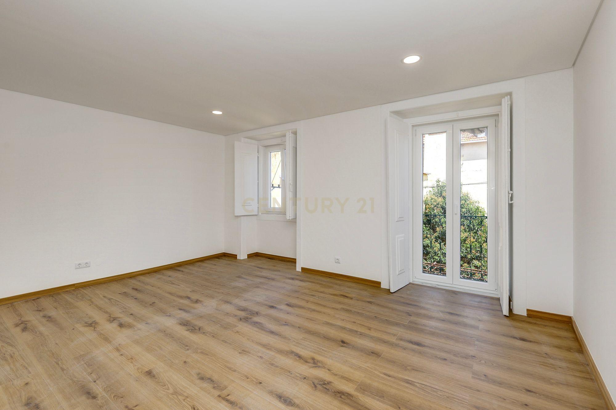 Fotografia 6 de Apartamento T1+1 totalmente remodelado, próximo da Assembleia da República