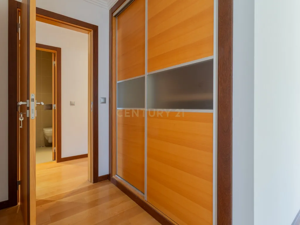 Luxuoso apartamento no Monte Estoril, Cascais com Vista Panorâmica e Acessos - Image 15