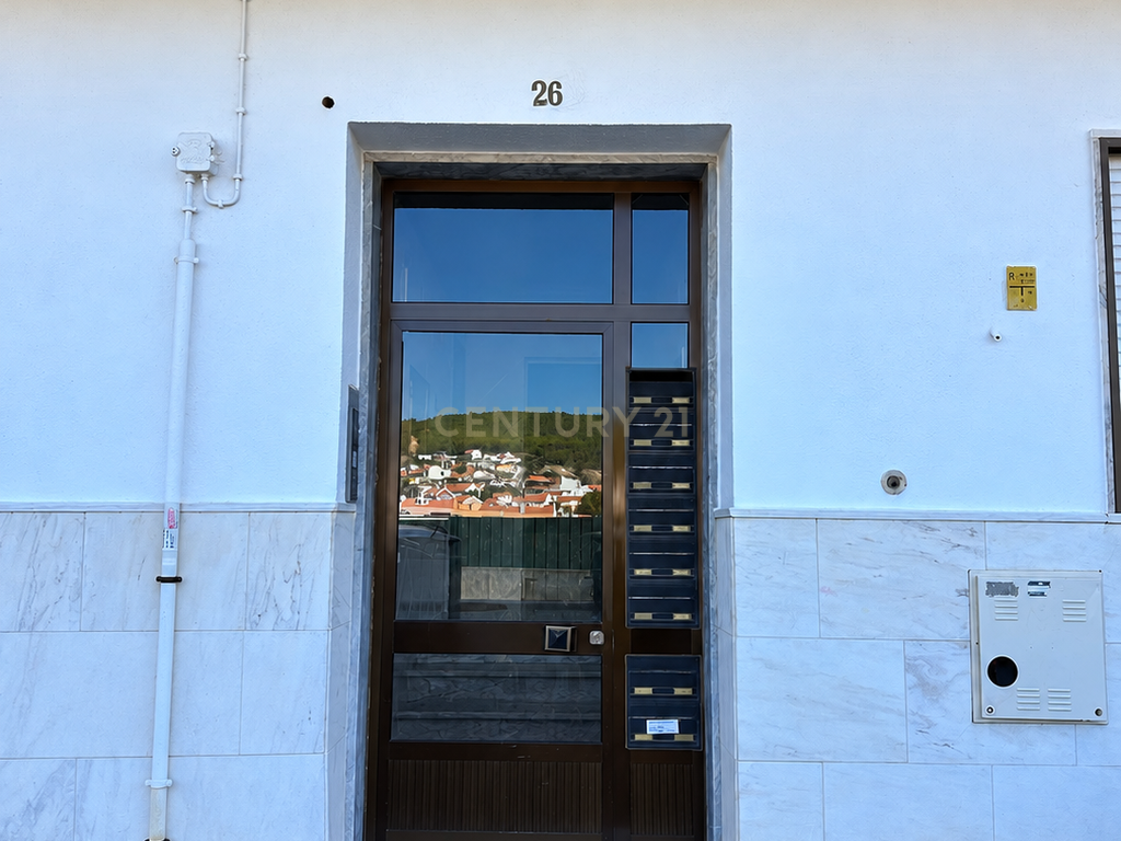 🏡 Apartamento T2 com Vista Rio e Serra no Bom Sucesso | Alverca do Ribatejo - Image 2