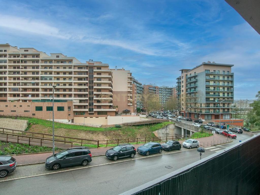 Apartamento T3 Totalmente Renovado – Colinas do Cruzeiro, Odivelas - Image 29