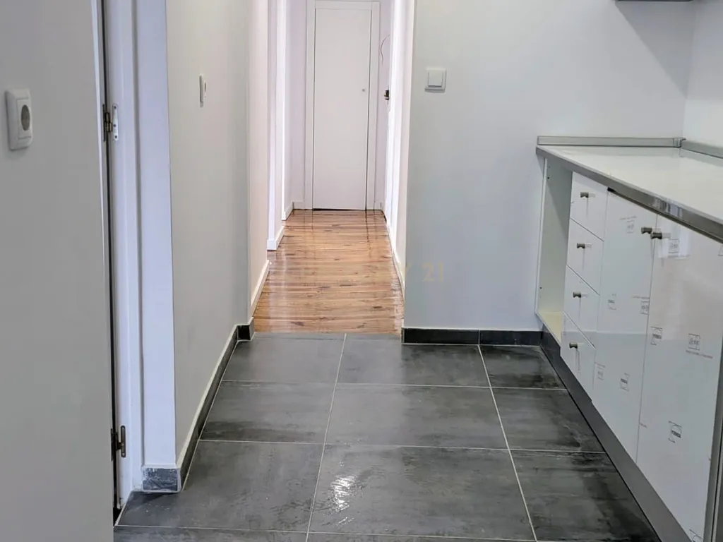 Apartamento T2 no vibrante bairro de Benfica - Image 10