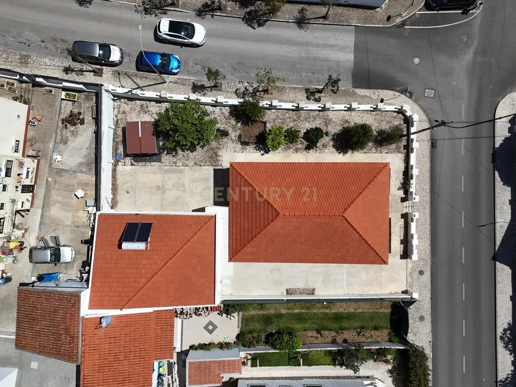 Moradia T4 Térrea Remodelada no Centro de Mafra | Privacidade, Conforto e Qualidade de Vida - Image 30