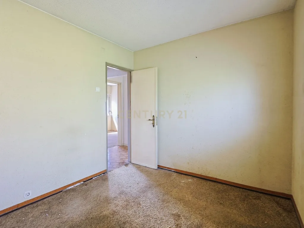T2 na Arrentela junto à Baía do Seixal – Excelente oportunidade para remodelação - Image 5
