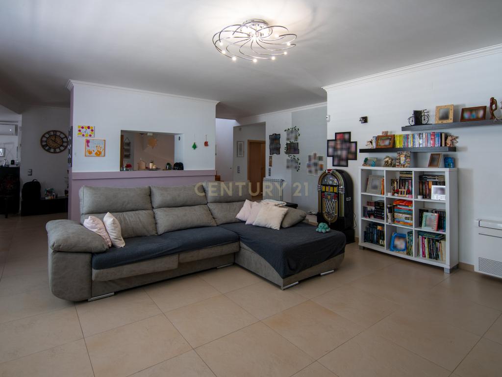 Moradia com Piscina em Vendas Novas - Image 36