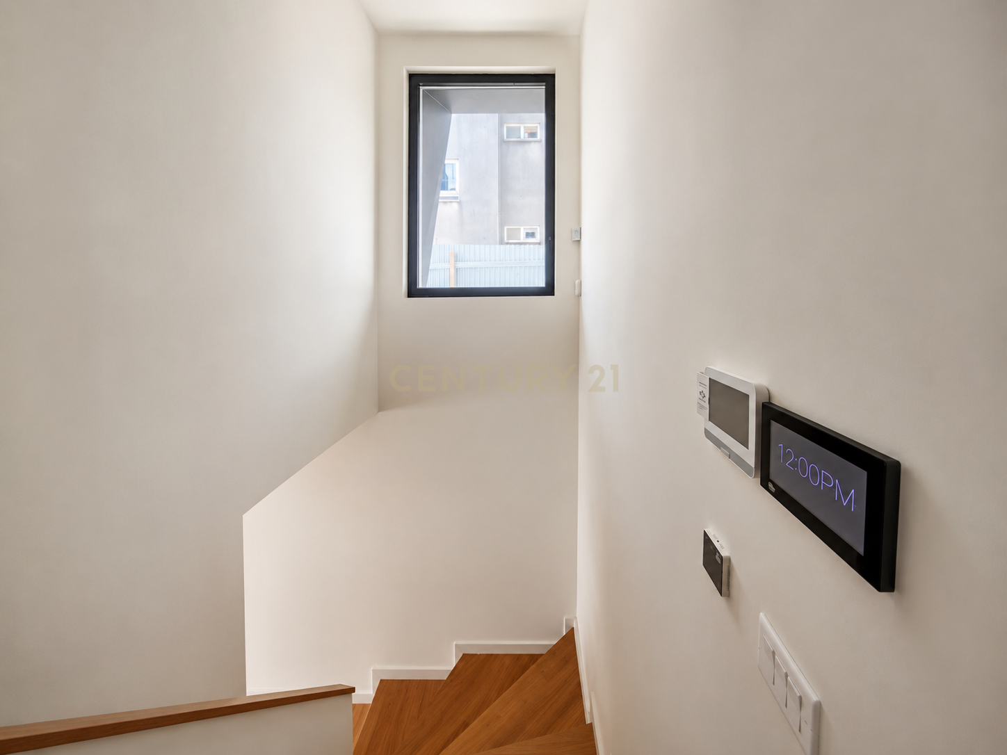 Fotografia 5 de T1+1 Duplex com Pátio e Jardim | FONTEDAMOURA80 | Aldoar