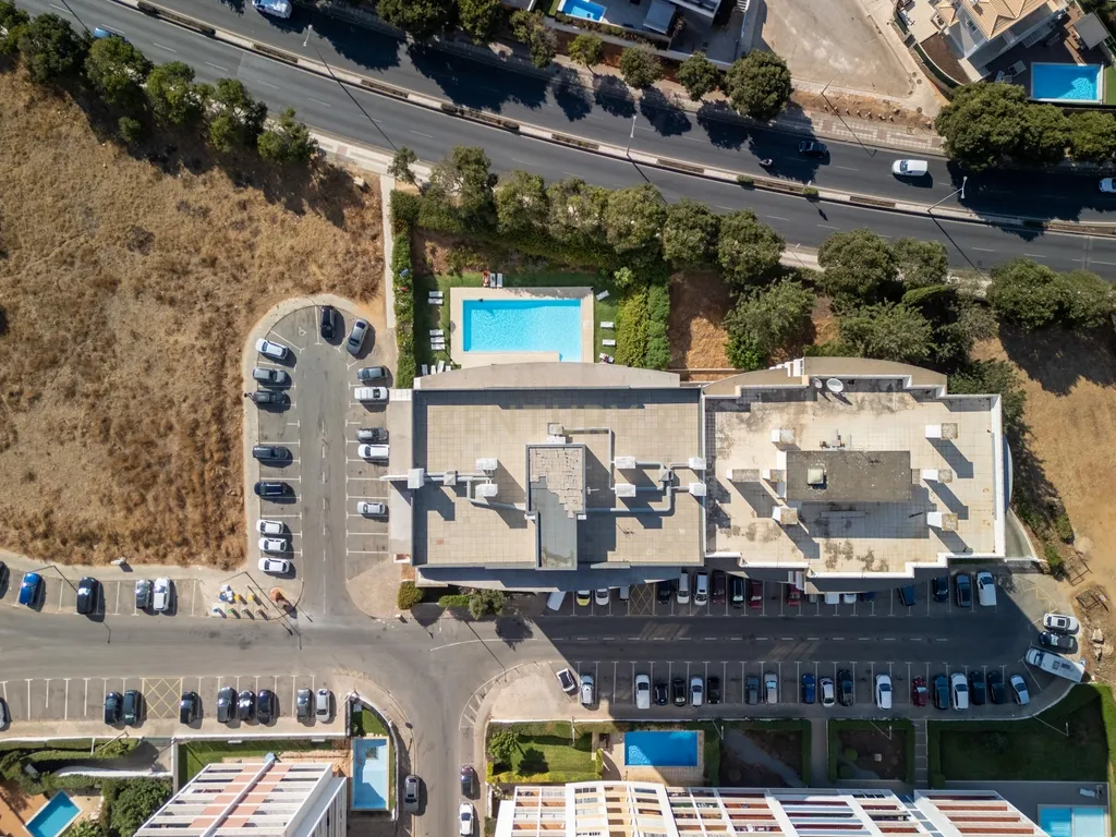 T0+1 mobilado, em condominio c/ piscina, Portimão - Image 3