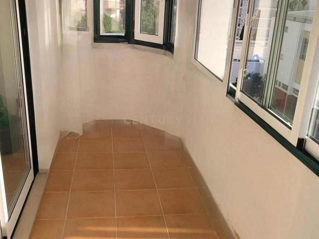 Apartamento T3 – Centro de Portimão - Image 5