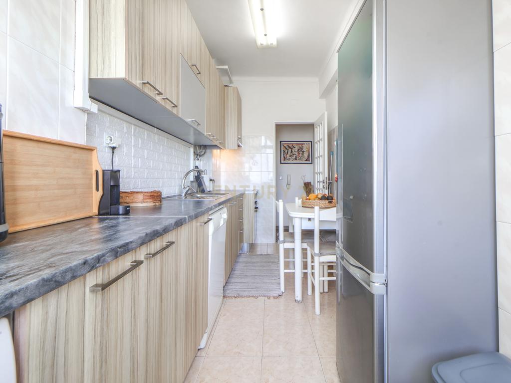 Apartamento T2 em zona central inserido em prédio com 2 elevadores | Praceta da Meia Laranja, Setúbal - Image 14