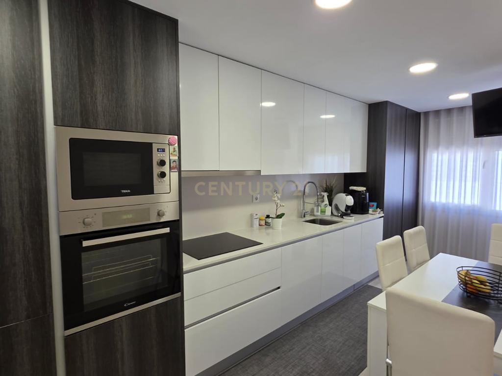 Apartamento T4 agora T3 em Almada transportes á porta  #  Negociável  # - Image 7