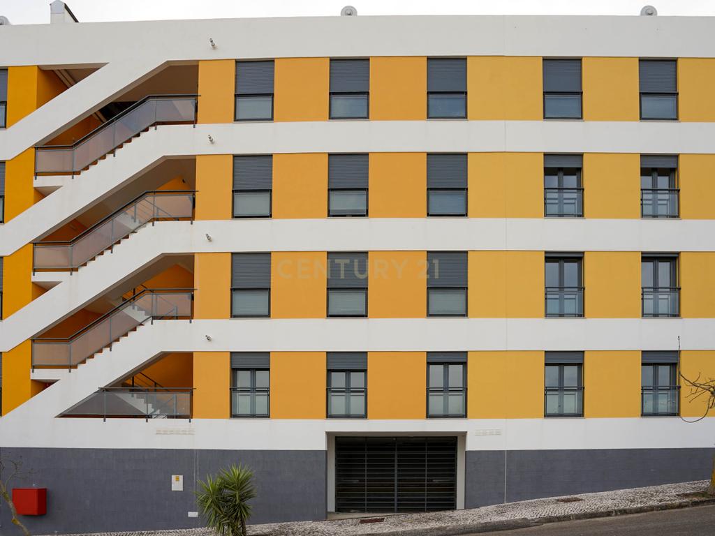 Apartamento T2 a estrear com dois lugares de estacionamento, no Tagus Park - Image 5