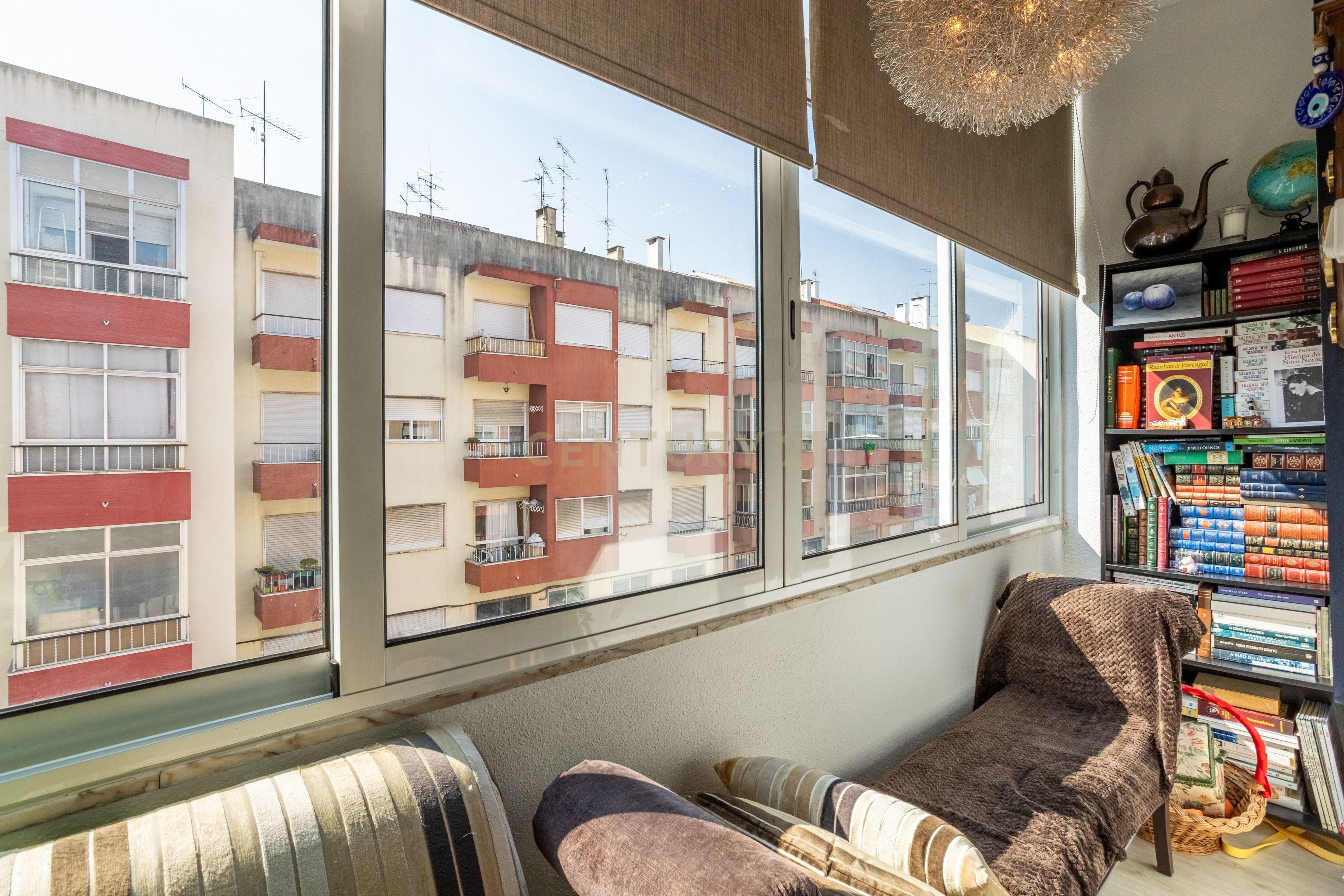 Fotografia 11 de Apartamento T2 Remodelado | Excelente Localização | Odivelas