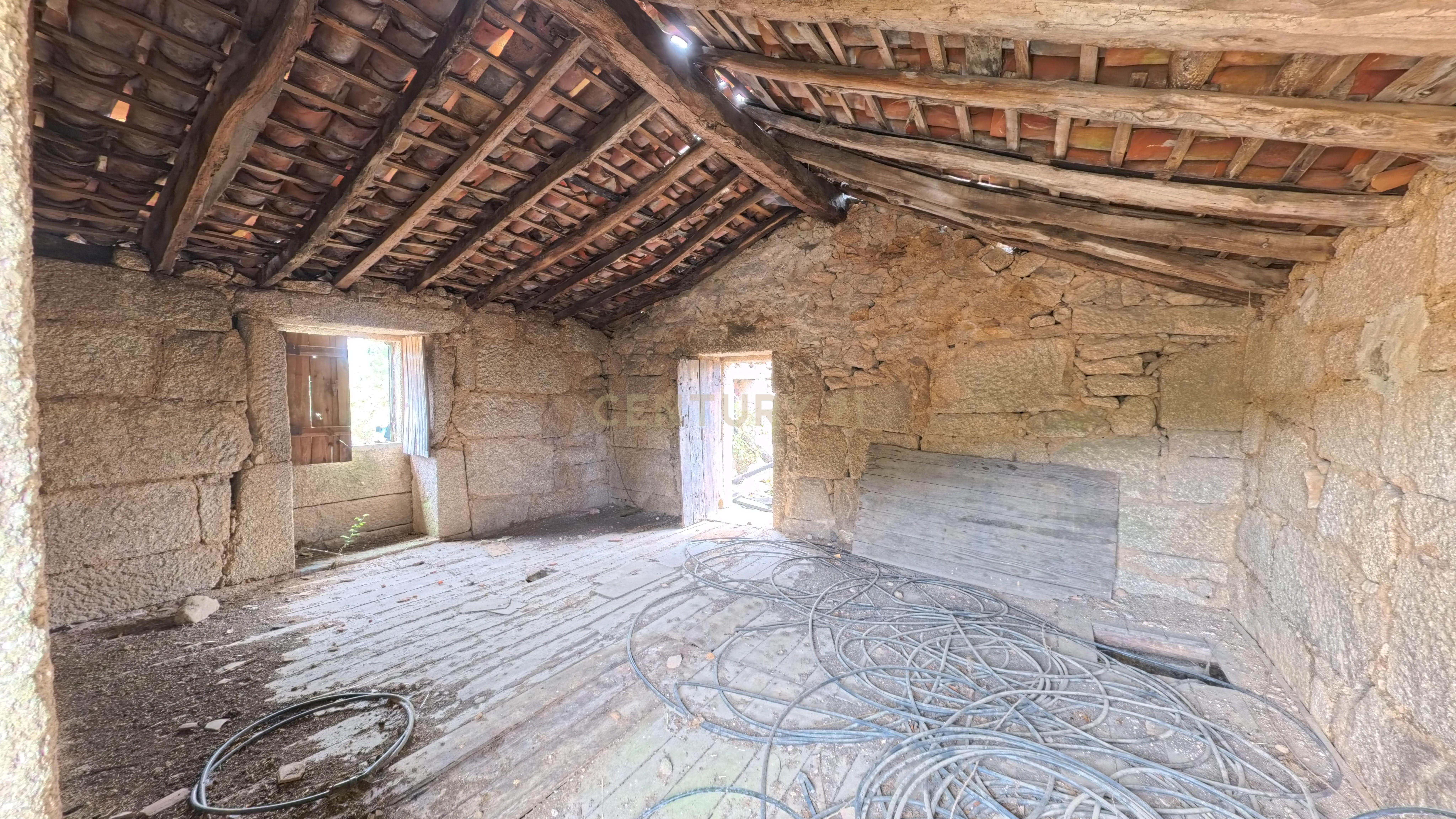 Fotografia 7 de Quinta com 37.000 m² e casa de pedra em Figueiró da Granja - Fornos de Algodres