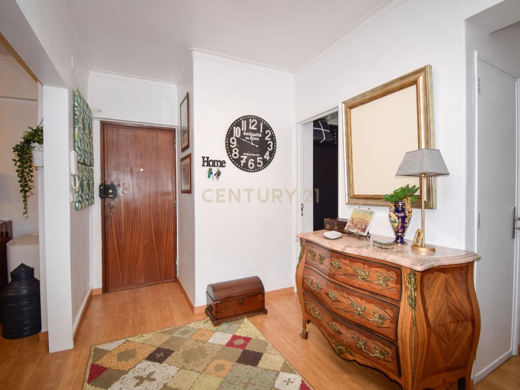 Apartamento T2 em Linda-a-Velha, Oeiras - Image 9