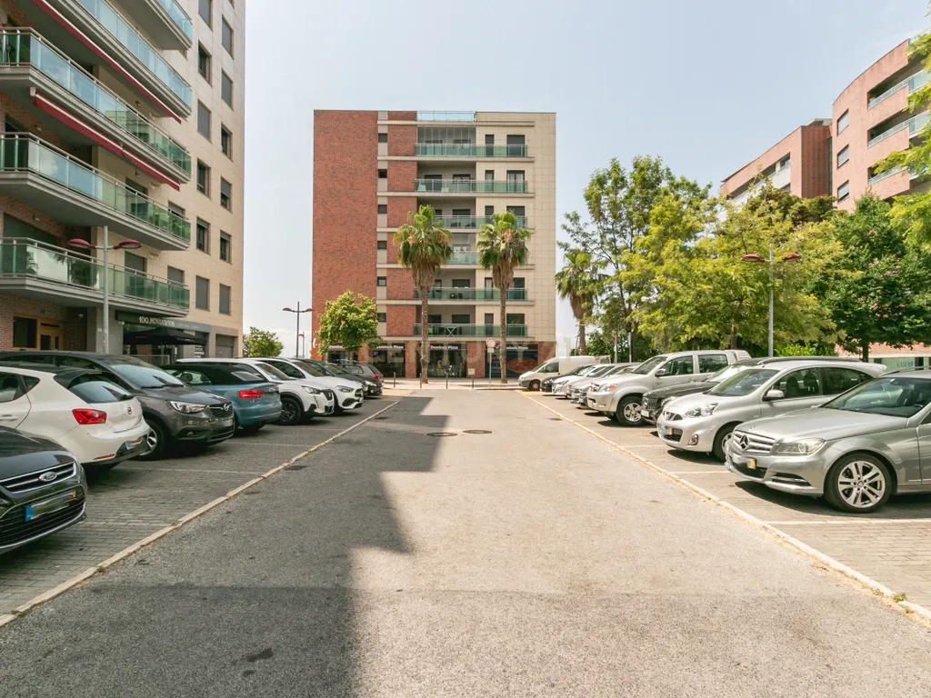 Apartamento T2 com Box p/ 2 Carros - Malvarosa, Alverca - Image 31