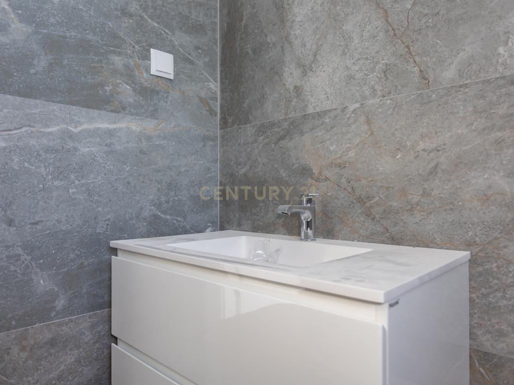Moradia T3 Térrea Isolada com 3 suítes | Quinta do Anjo - Image 10