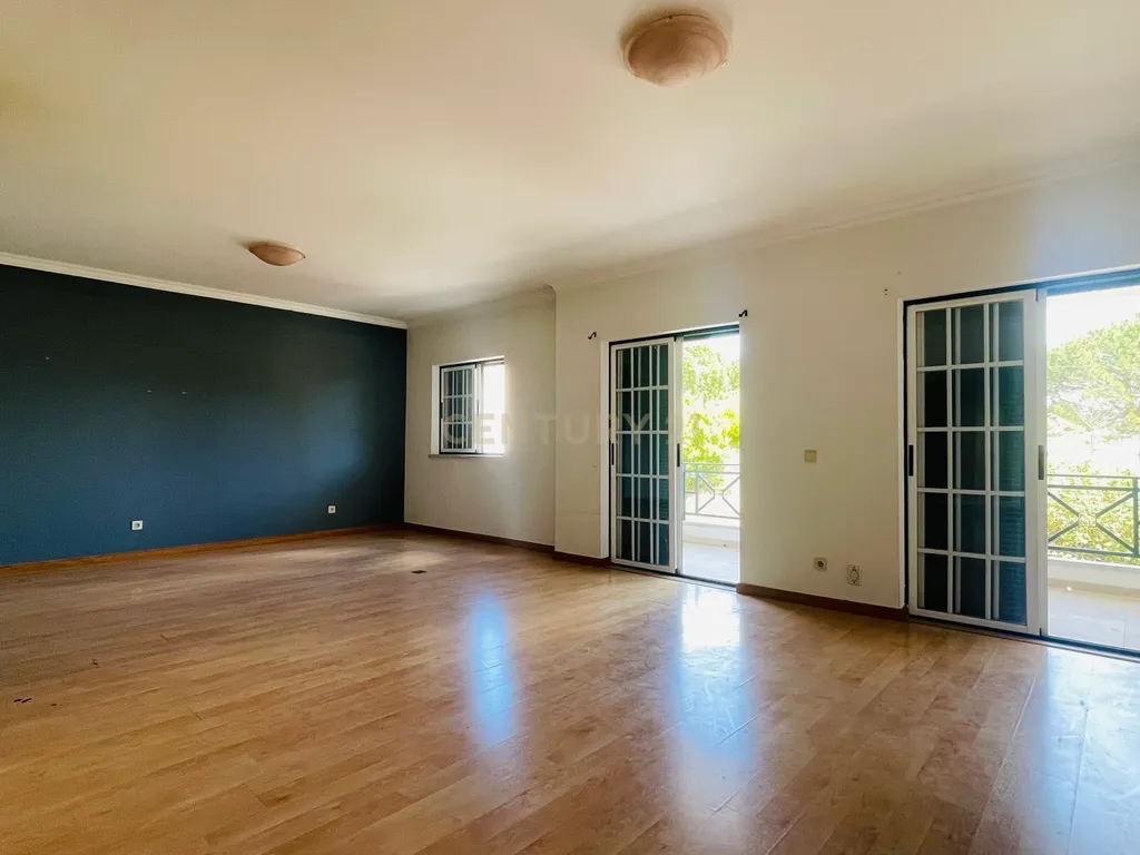 Apartamento T2, com Duas Varandas e Arrecadação, em Aires, Palmela - Image 6