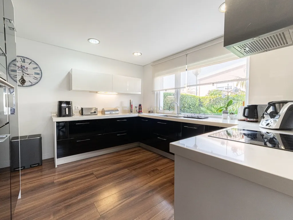 Moradia Geminada T4 em Carcavelos, Sassoeiros - Image 34