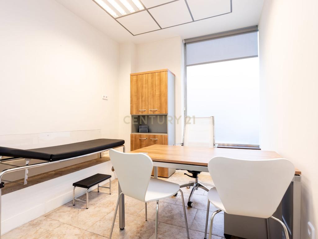 Loja Comercial Luxuosa em Madrid - 306m² com Excelente Localização - Image 23