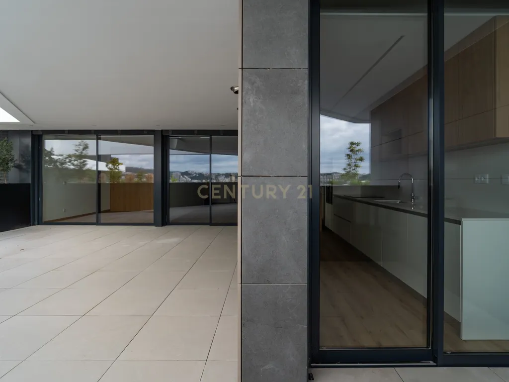 T1+3 único no prestigiado empreendimento Lux Garden – Coimbra - Image 23