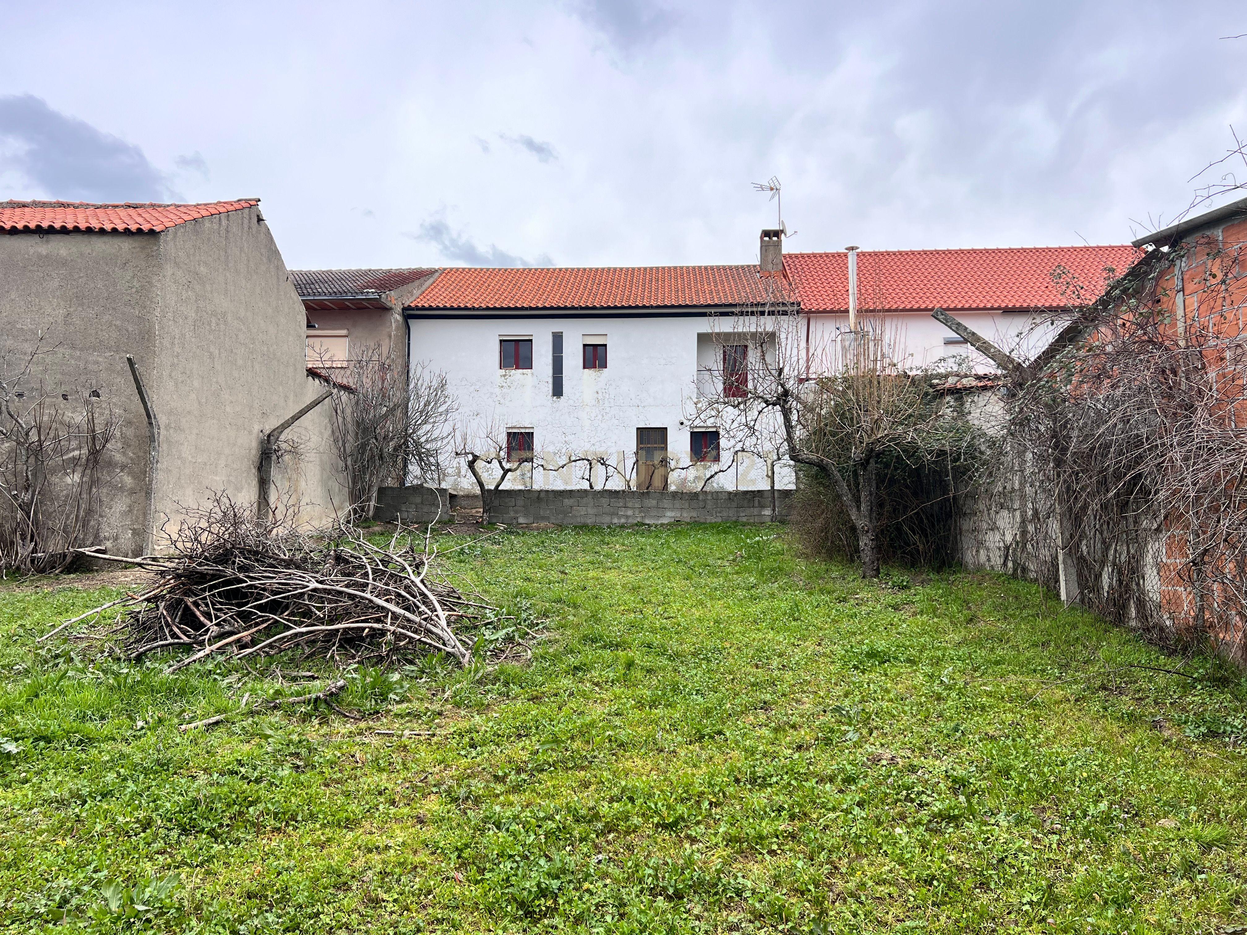 Moradia T4 com Terreno e Garagem | Algoso, Vimioso - Image 44