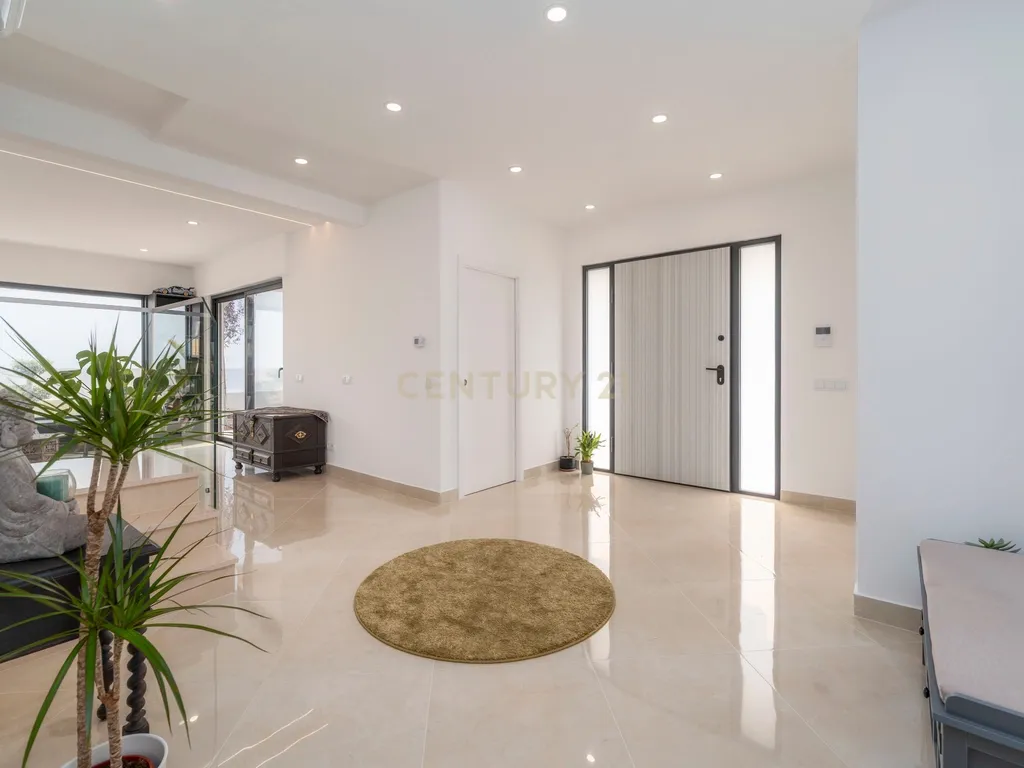 Moradia | Piscina Aquecida | Totalmente Renovada | Gambelas - Image 37