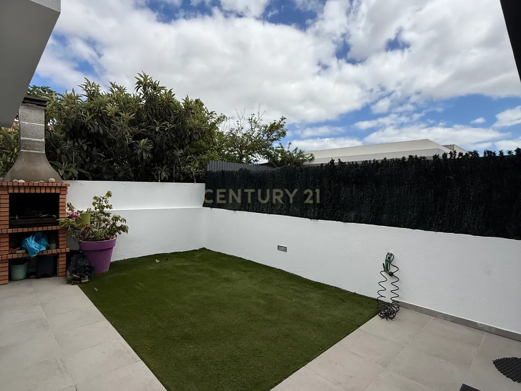 Moradia Geminada T3 - Fernão Ferro - Image 15
