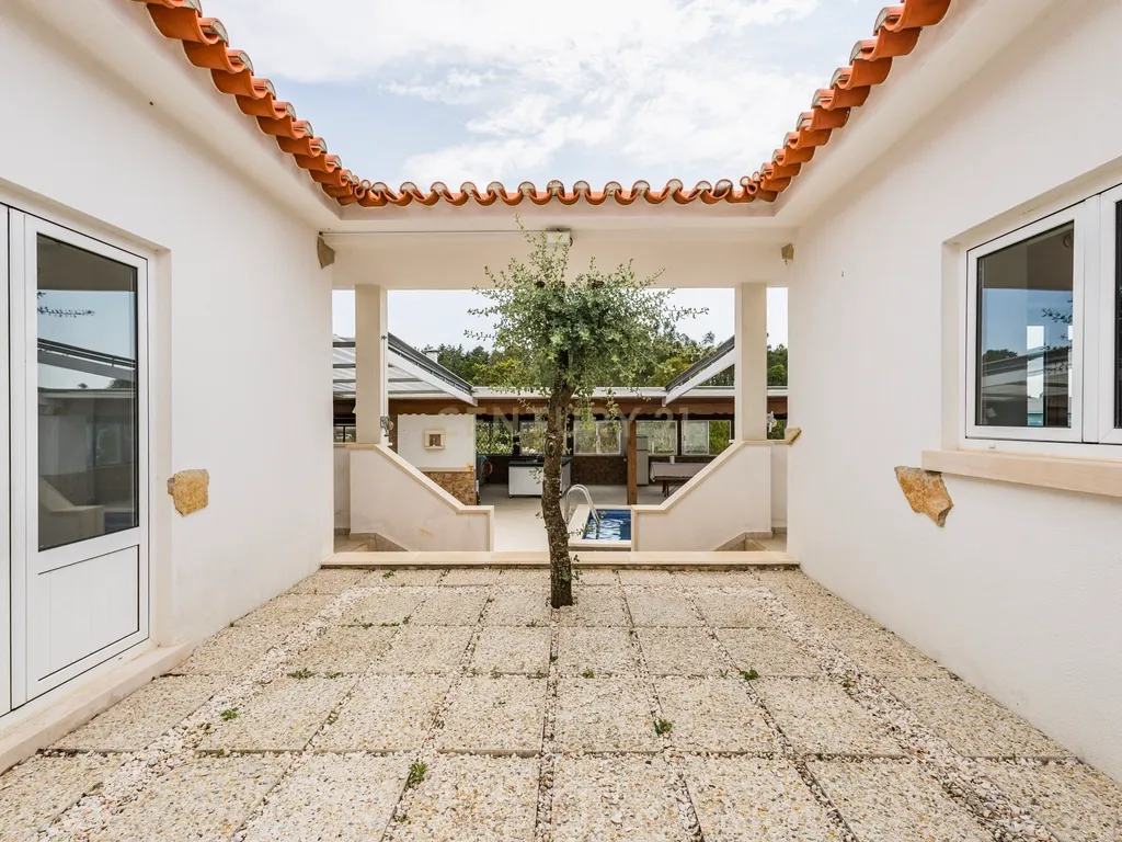 Moradia T3 com Piscina e Vistas para a Natureza – Chainça | Leiria - Image 16