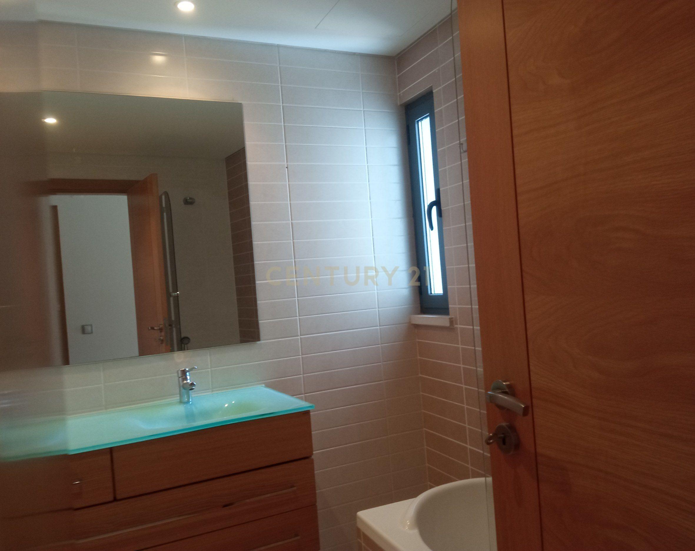 Fotografia 12 de Apartamento T2 em Condomínio fechado para arrendamento