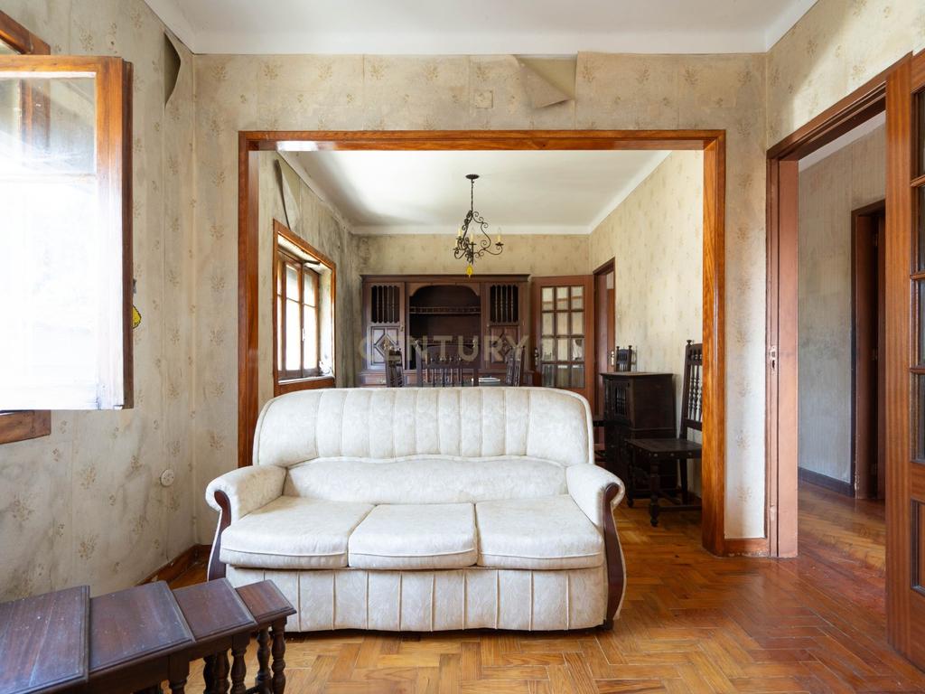 Excelente oportunidade de investimento no centro de São Martinho do Bispo, Coimbra. As referências C0289-01959 (moradia e terreno) e C0289-01957 (terreno) são vendidas em conjunto. - Image 16