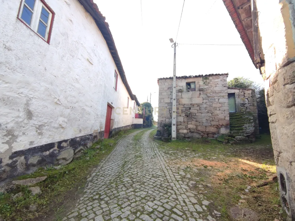 Moradia para recuperar a 5kms da cidade de Chaves - Image 8