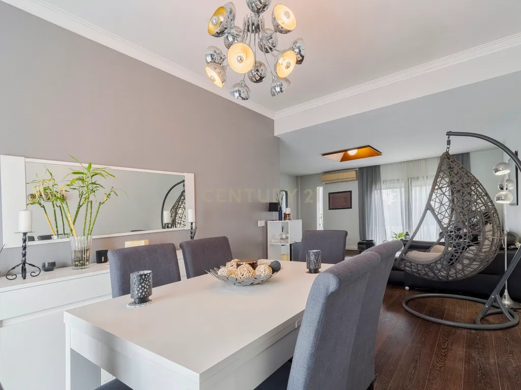 Moradia familiar T6 com anexo T1 independente, num lote com 510m² no Botequim – Charneca da Caparica, Almada - Image 4