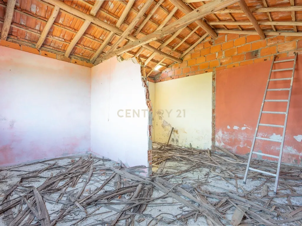 Moradia T1, para Reconstruir, Vila Nova, Miranda do Corvo - Image 4