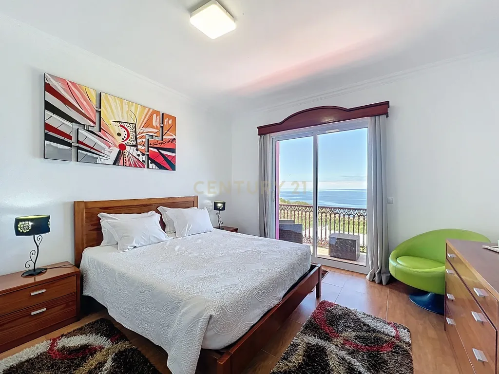 🏡 Moradia Única com Vista Mar — 3 Apartamentos | AL em Funcionamento | Feteiras, Ponta Delgada - Image 9