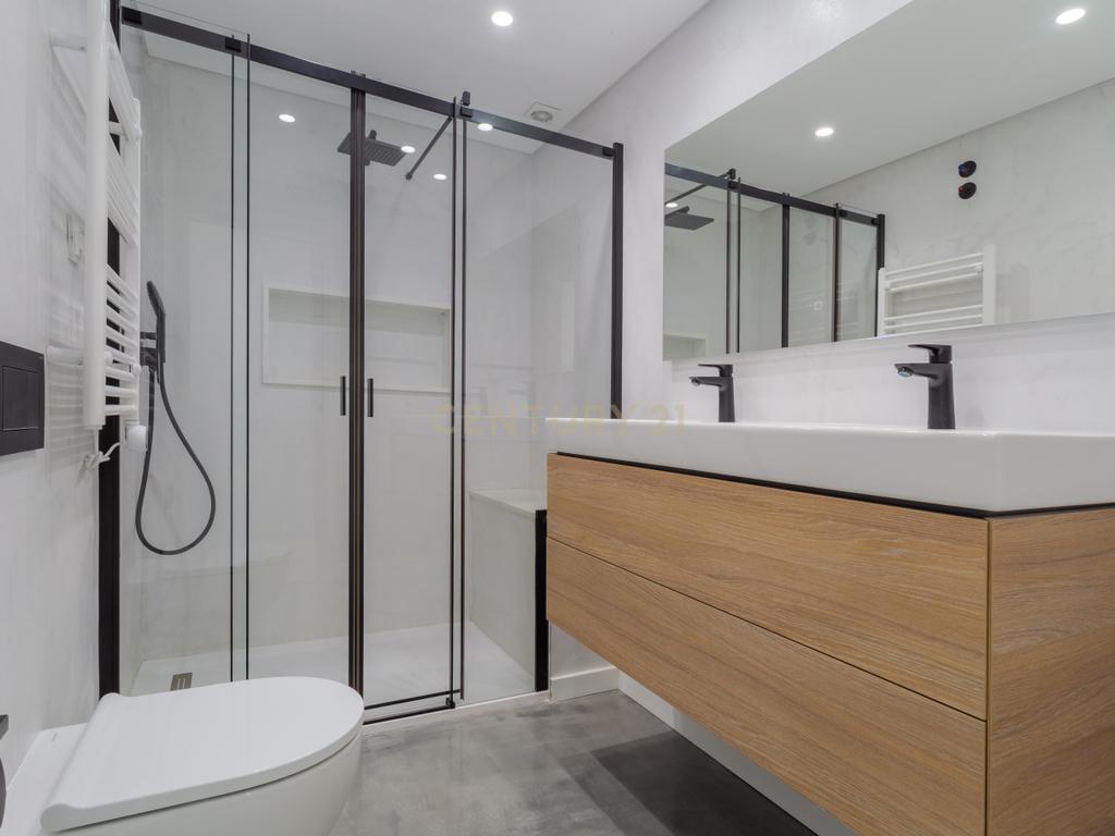 T2 Renovado na Buraca | Modernidade, Conforto e Excelente Localização - Image 9