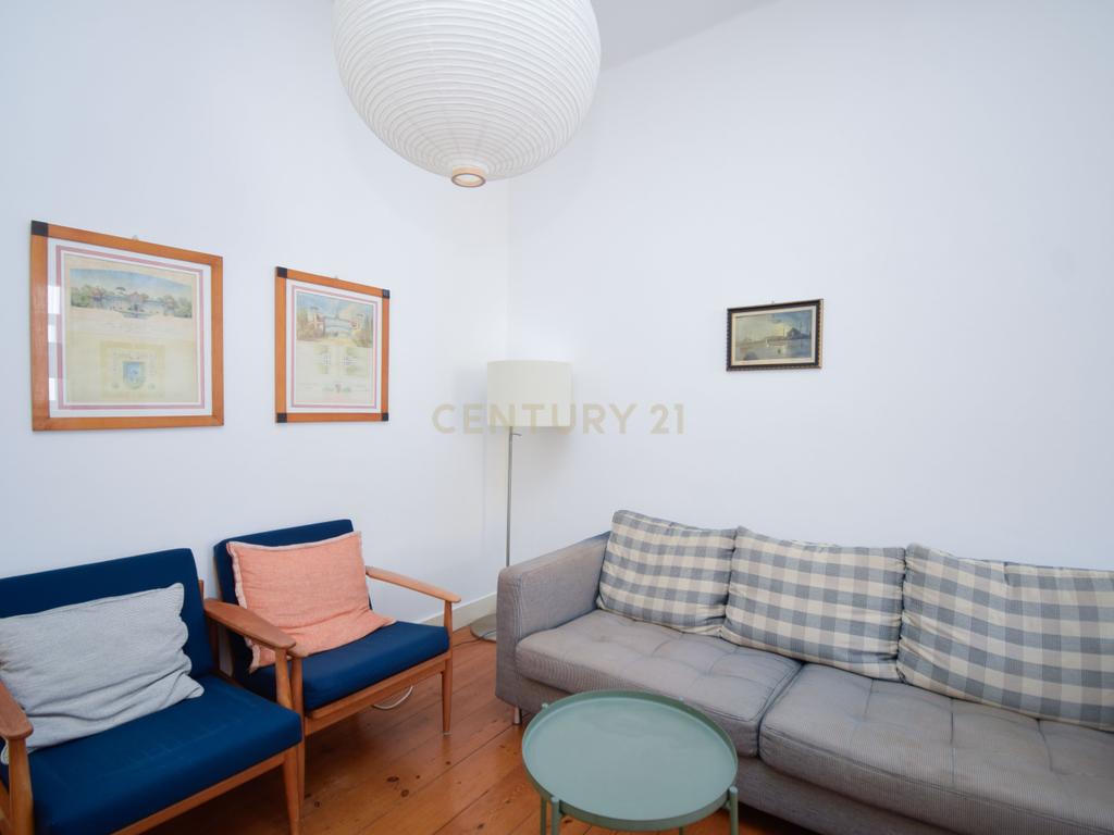 Apartamento T2+1 Renovado no Coração de Campo de Ourique - Image 6