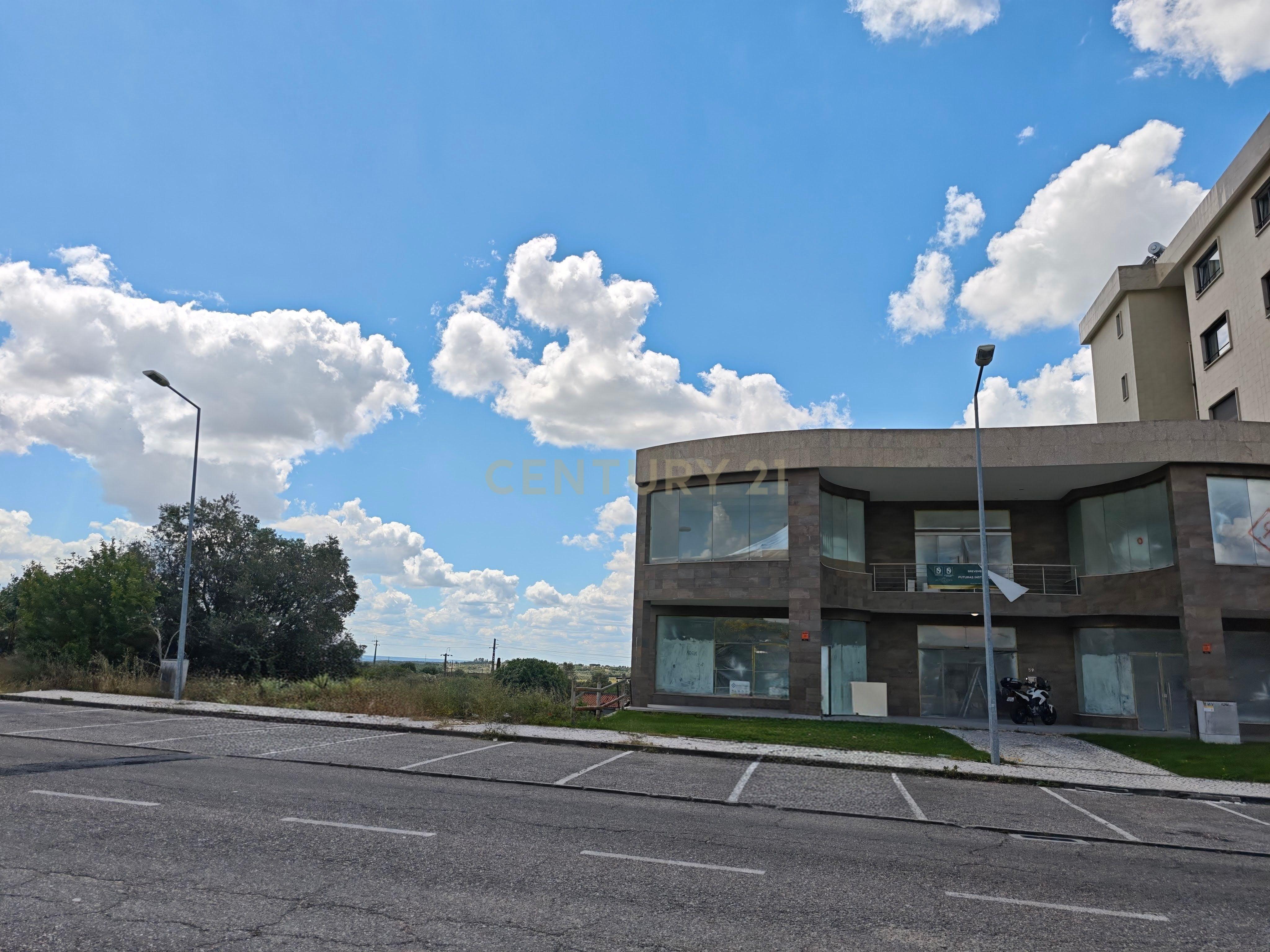 Fotografia 4 de Lote para Prédio de 6 Pisos com Projeto Aprovado - Hospital Torres Novas