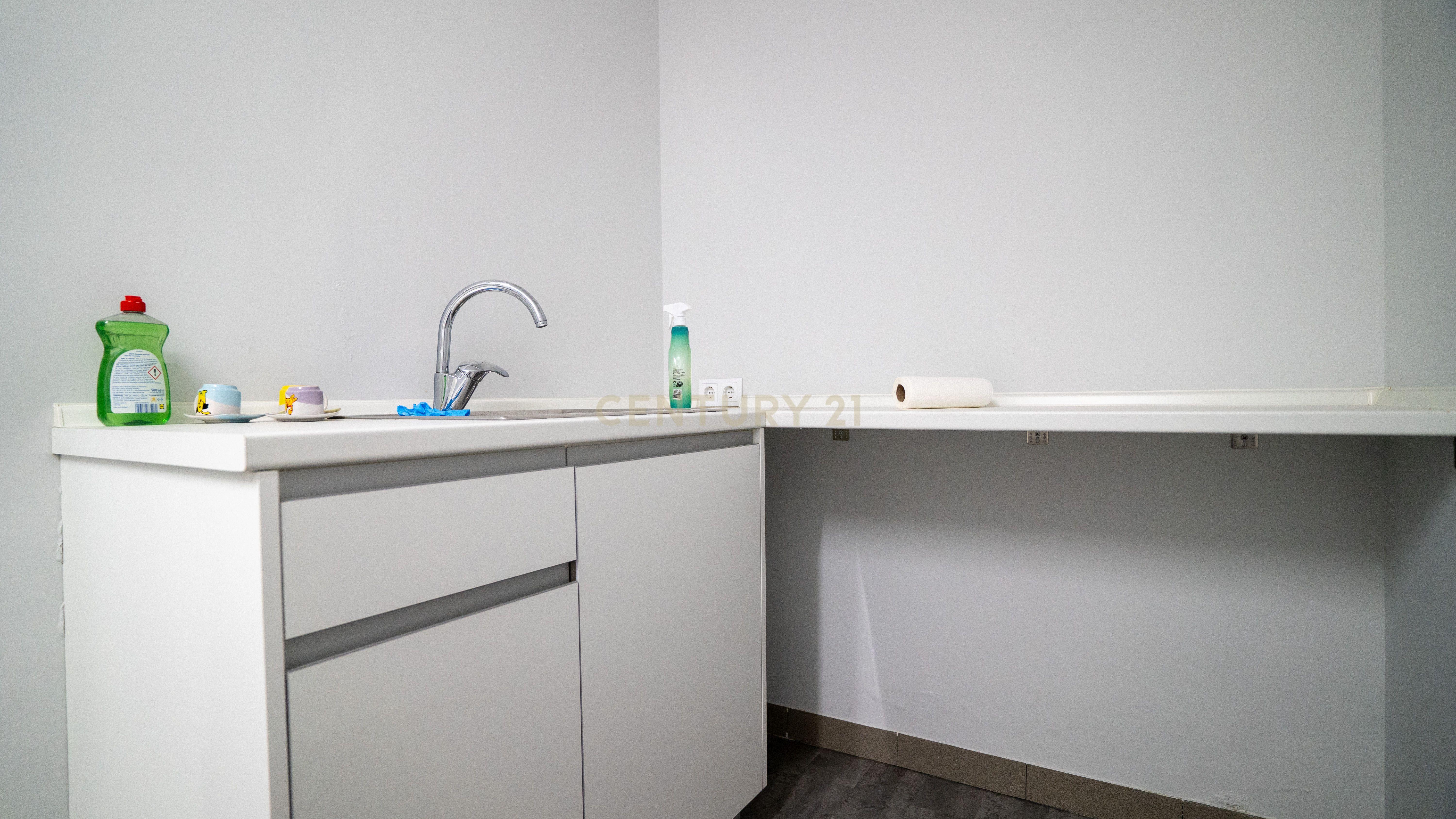 Escritório Mobilado para Arrendamento – Ramada, Odivelas | 92m² | 1.000€/mês - Image 25