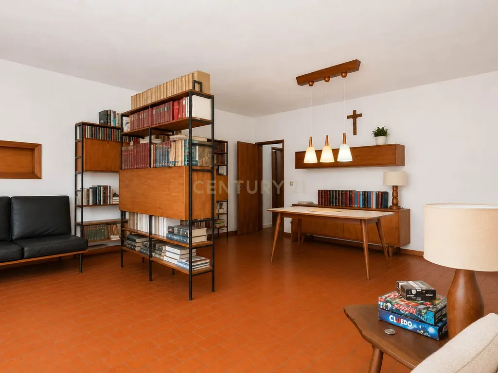 T6+1 em 1066 m2 de tranquilidade, para remodelar ou investir - Image 5