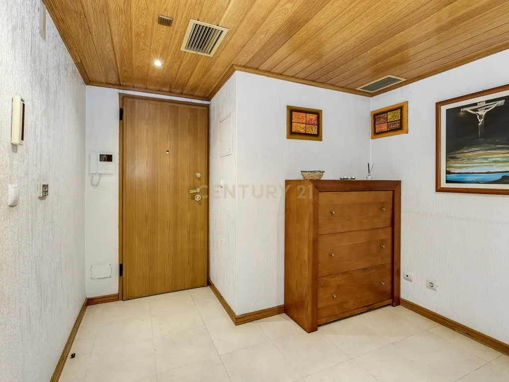 Apartamento T3 em Odivelas com garagem - Conforto e Localização Central - Image 6