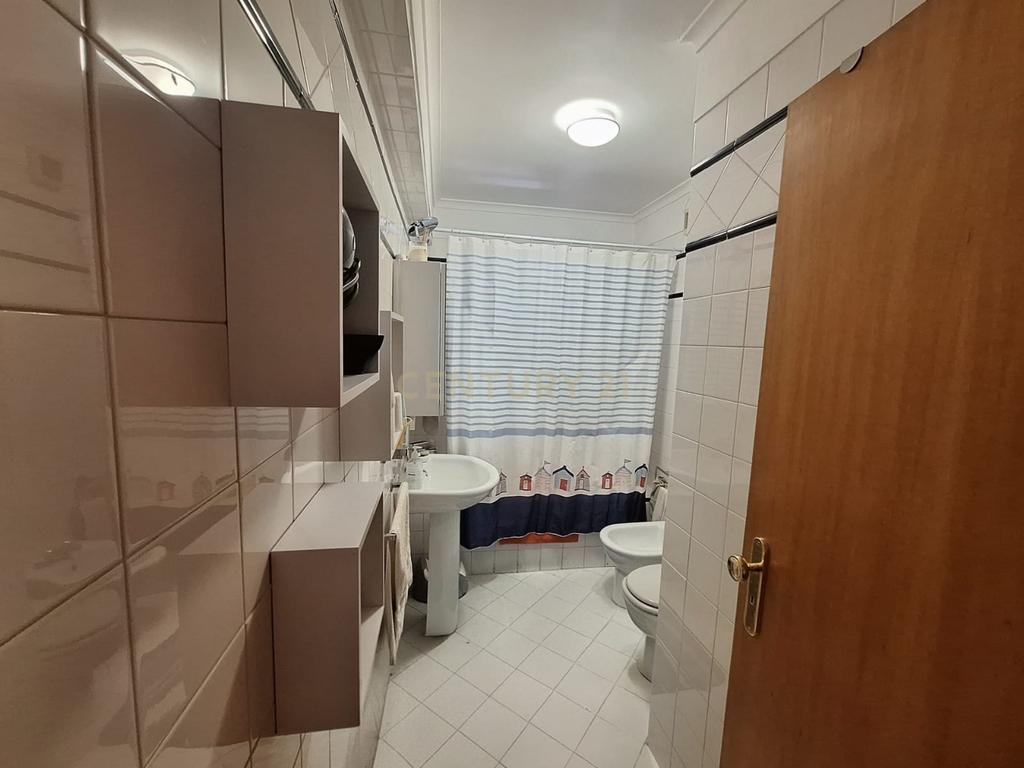 Apartamento T2 no Alto da Faia em Telheiras - Image 8