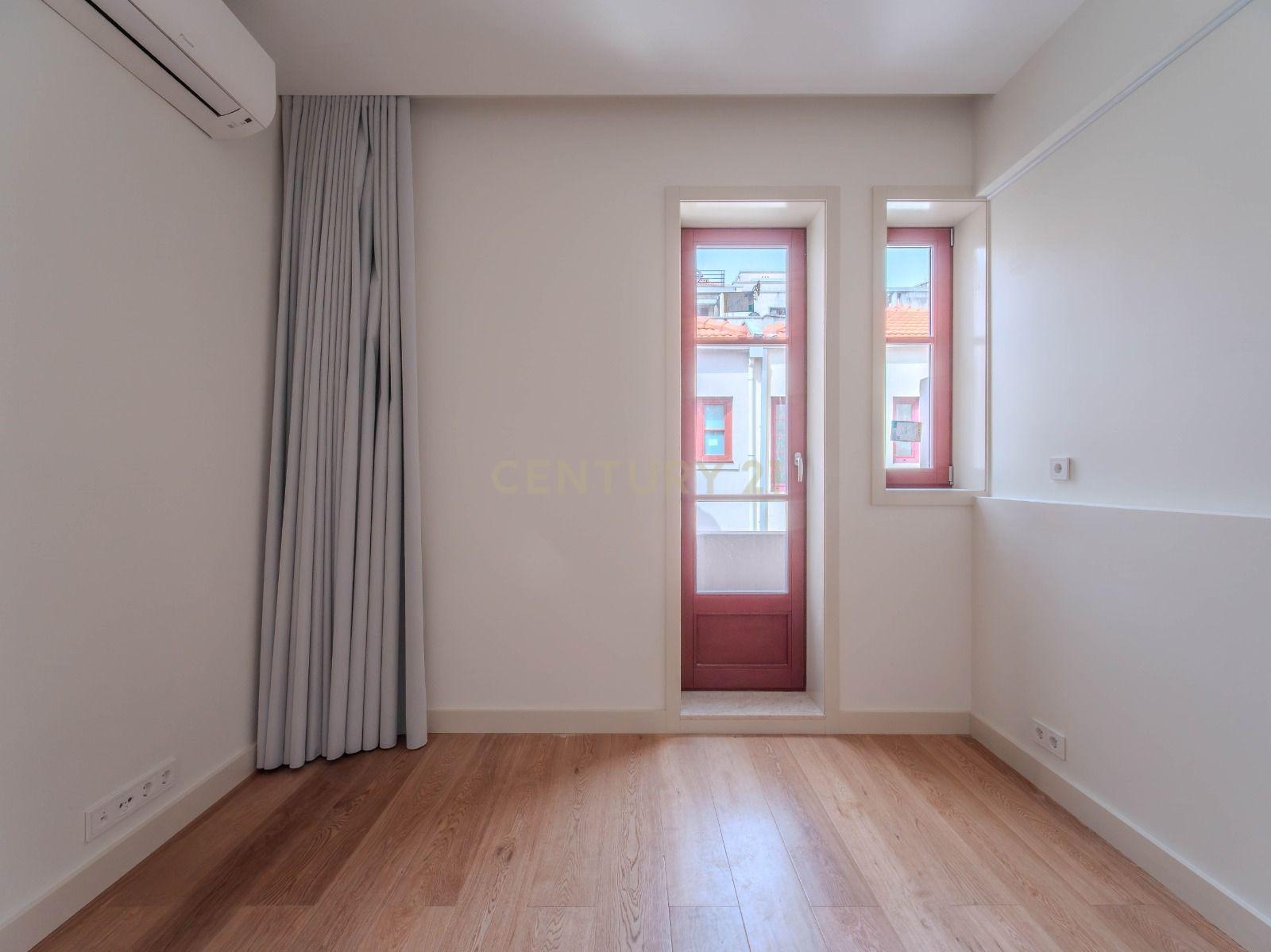 Fotografia 8 de Viva no Coração do Porto - T1 Renovado com Design Moderno
