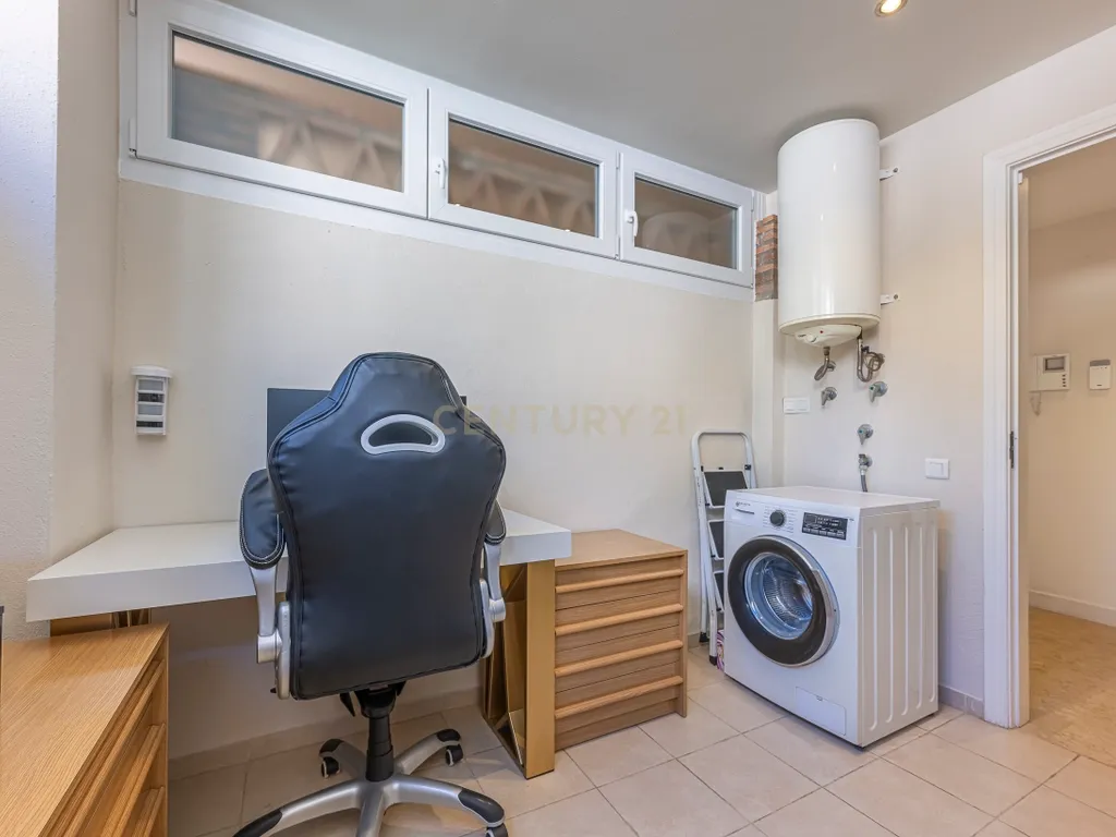 Apartamento com 2 quartos e jardim para alugar na aldeia de Santa María, Elviria - Image 17