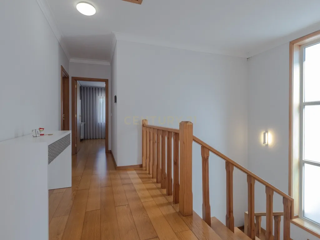 Moradia T3 de Excelência na Maia| 398 m² | 3 Suítes | Garagem para várias Viaturas - Image 27