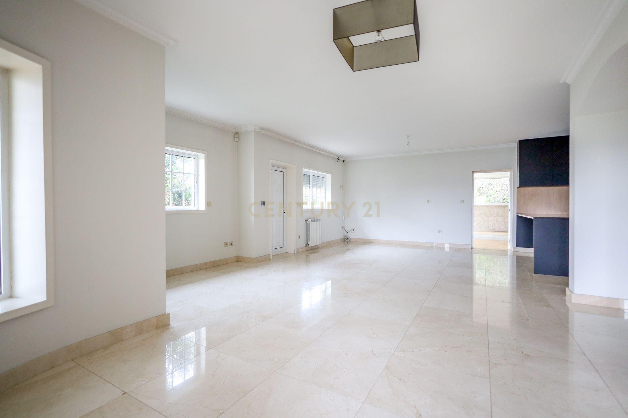 Moradia T4 à venda em Sande (São Martinho), Guimarães — foto 3