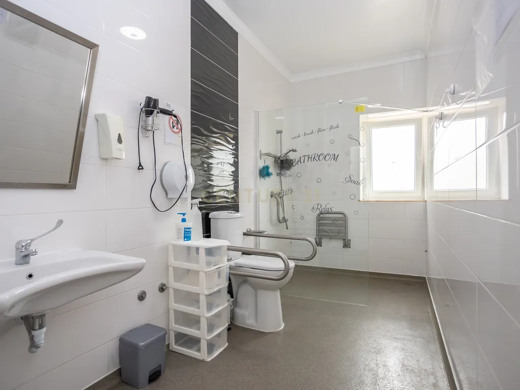 Fantástica Moradia Versátil com Piscina e Jardim, junto a serra da Arrábida – Setúbal - Image 59