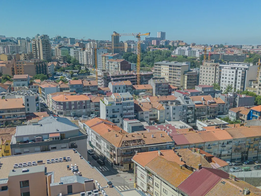 PRÉDIO EM PROPRIEDADE TOTAL Junto ao Jardim do Morro | Vila Nova de Gaia - Image 12