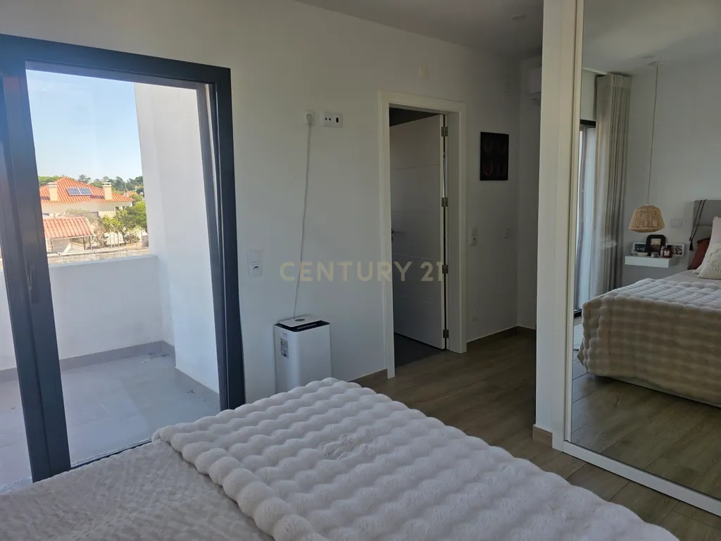 Moradia T3 com piscina e vista mar na Lagoa de Albufeira - Image 33